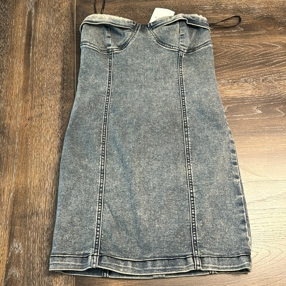 🟠 NWT FOREVER 21 DENIM TUBE MINI DRESS - Picture 3 of 3
